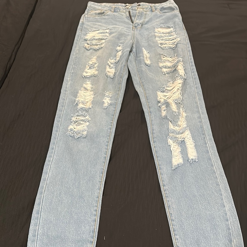Ripped boyfriend jeans light blue